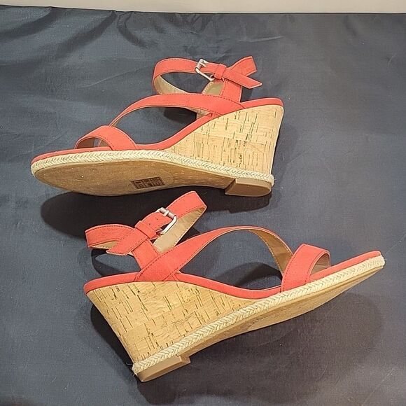 BRAND NEW DVBY DOLCE VITA MULTI-STRAP WEDGE STYLE OPEN TOE SANDAL - Picture 12 of 16